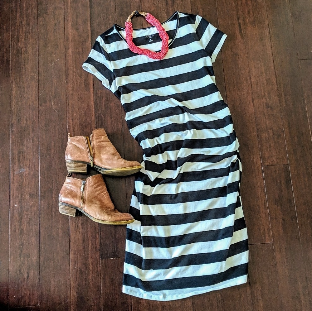 Ingrid & Isabel Maternity dress